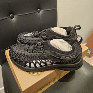 Keen Uneek SNK Black Sandals Women Size 7.5 New